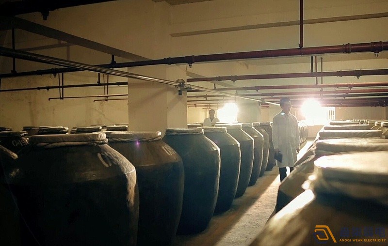 成都盎柒弱電—酒廠窖池測溫儀有什么作用？